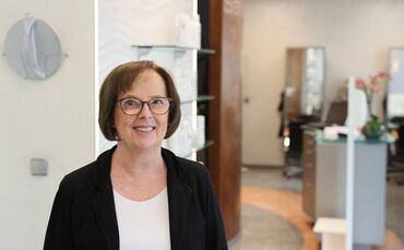 Ellen Neller (65) setzt Traditionsgeschäft fort. Jetzt feiert der Salon Stumpp 70-jähriges Bestehen.