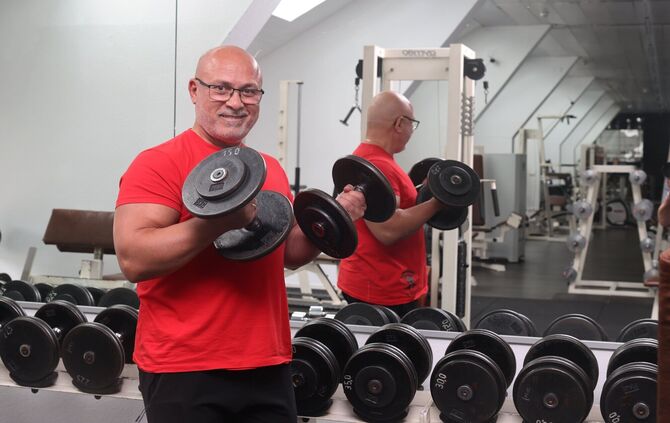 Alex Stampoulidis, Inhaber des "Smash Fitness Clubs", organisiert als Vorsitzender des Baden-Württembergischen Bodybuilding- und