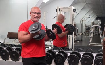 Alex Stampoulidis, Inhaber des "Smash Fitness Clubs", organisiert als Vorsitzender des Baden-Württembergischen Bodybuilding- und
