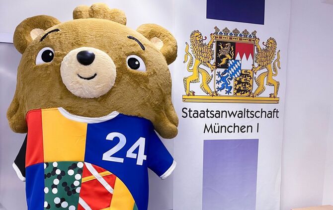 Gefälschtes EM-Maskottchen-Kostüm
