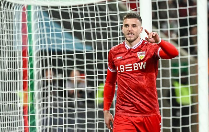Ermedin Demirovic fiebert dem Sommer mit der bosnischen Nationalmannschaft entgegen. (Archivbild)