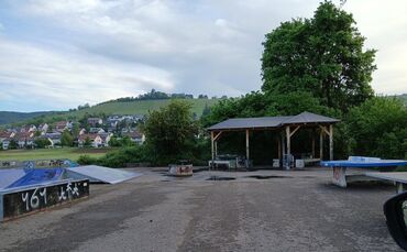 Der Skatepark in Remshalden: Der Holzunterstand wurde schon mehrfach in Brand gesetzt oder durch Feuer in Mitleidenschaft gezoge