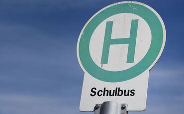 Unfall mit Schulbus