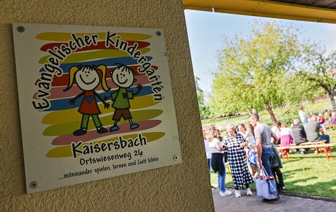 Kaisersbacher Kinder haben auf dem Gelände ihres Kinderhauses jetzt einen Wald gepflanzt - warum?