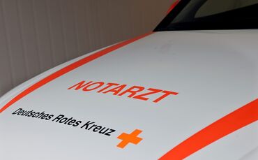 Bei  Verdacht auf Schlaganfall: Sofort den Notruf 112 wählen.