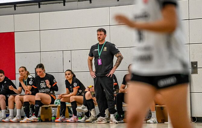 Eine deutliche Niederlage mussten der VfL-Trainer Michael Stettner und sein Team am Donnerstag in Bremen hinnehmen.