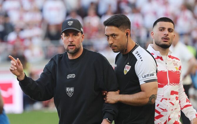 VfB-Trainer Sebastian Hoeneß (links im Bild) will in Frankfurt den letzten Schritt in Richtung Champions League gehen.