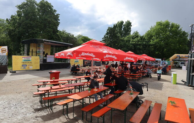 Donnerstagabend beim Streetfood-Festival in Waiblingen.