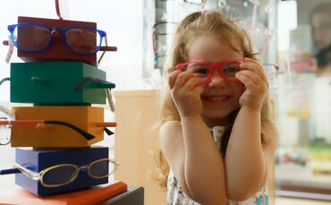 Immer mehr Kinder brauchen eine Brille. (Symbolbild)