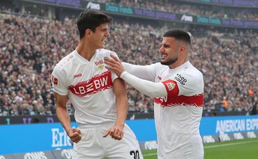 Chema Andrés (links) sorgte für das frühe 1:0 für den VfB Stuttgart.