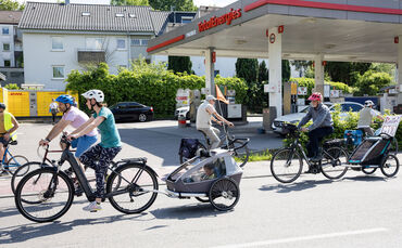 Die Fahrraddemonstration Kidical Mass führte im Mai 2026 bewusst auch über die Schorndorfer Straße in Endersbach. Eine kritische