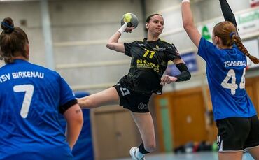 Nina Wendel die SG Weinstadt geben alles und haben am Ende denkbar knapp das Nachsehen.