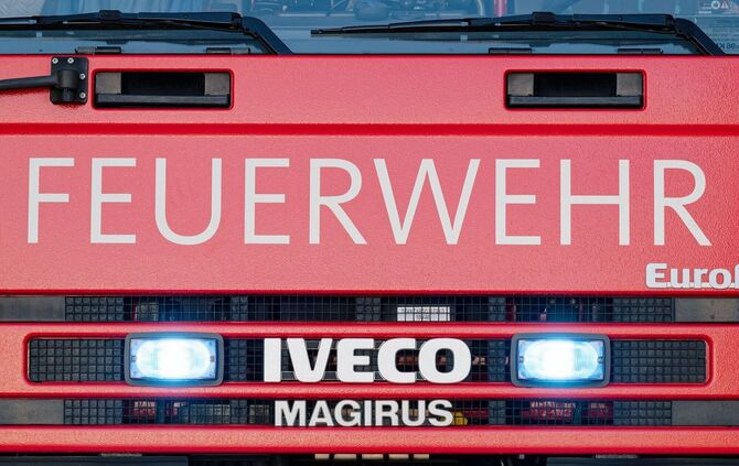 Die Feuerwehr konnte den nächtlichen Brand löschen. (Symbolbild)