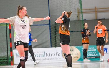 Für Kimberly Gisa (Mitte, links Lara Niemann) und den VfL Waiblingen gab es auch im Rückspiel gegen Werder Bremen nichts zu hole