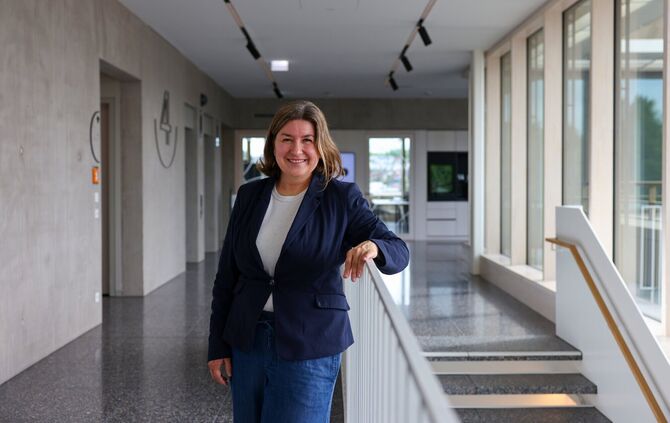 Martina Keck, Pressesprecherin des Landratsamts, arbeitet Vollzeit. Ihr Mann arbeitet halbtags und holt die gemeinsame Tochter m