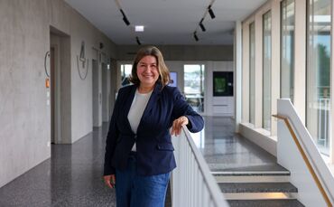 Martina Keck, Pressesprecherin des Landratsamts, arbeitet Vollzeit. Ihr Mann arbeitet halbtags und holt die gemeinsame Tochter m