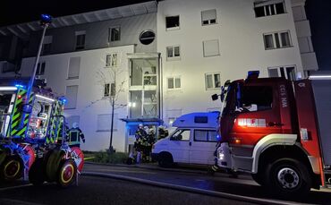 Der Feuerwehreinsatz im Luise-Duttenhofer-Weg in Waiblingen. Eine Person wurde mit der Drehleiter gerettet.