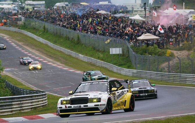 Voller Erfolg: Trotz einer defekten Wasserpumpe am neuen HWA EVO.R hatte der Berglen-Steinacher Markus Winkelhock beim 24-Stunde