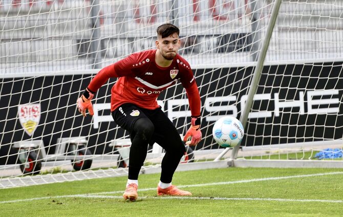 Dennis Seimen soll zur neuen Saison der Stammtorhüter beim VfB Stuttgart werden.