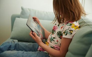 Jugendschützer warnen vor Gefahren im Netz.