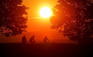 Bis zu 16 Sonnenstunden pro Tag sind am Wochenende möglich. (Archivbild)