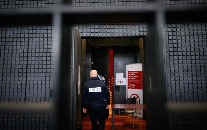 "Maskenmann"-Prozess in Frankreich