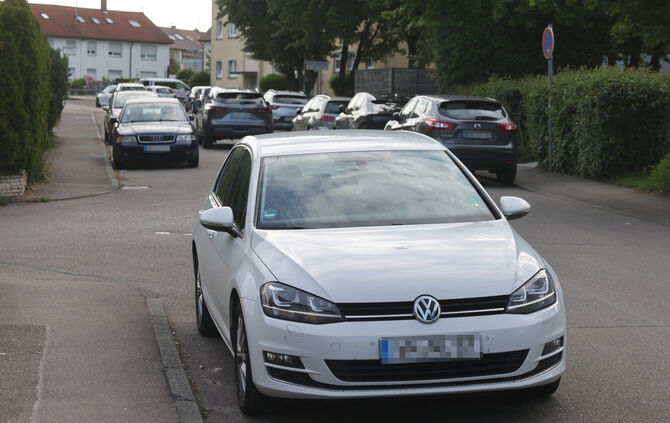 Parksituation in der Bildäckerstraße in Waiblingen-Hohenacker.