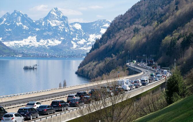 Schweiz will bei Ausländern für Durchfahrt kassieren