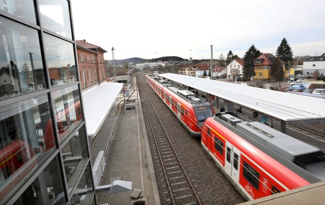 Der Bahnhof Winnenden mit einer SBahn. Symbolfoto/Archiv.