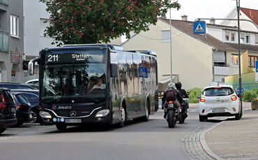 Der Bus 211 wird auch künftig durch die Waiblinger- und die Hauptstraße fahren - aber nicht in beide Richtungen.