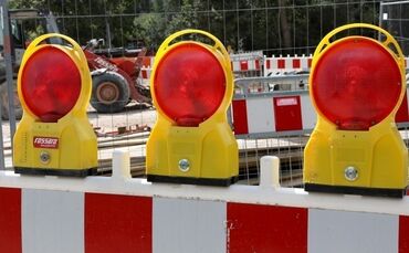 Wegen Abbrucharbeiten kommt es zu Vollsperrungen (Symbolfoto).