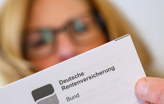 Deutsche gingen 2024 im Durchschnitt mit 64,7 Jahren in Rente.