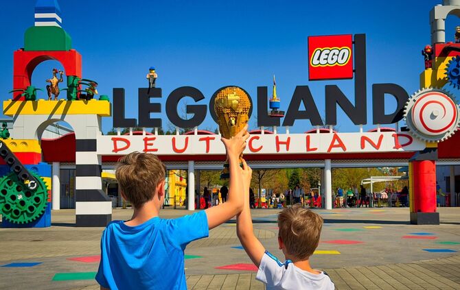 Im Legoland Deutschland Ressort steht in den nächsten Wochen alles im Zeichen des FIFA World Cups.