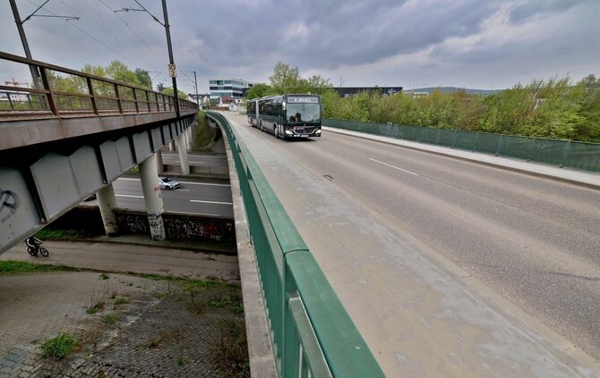 Die B-14 Überführung zwischen Waiblingen und Rommelshausen ist eine von zwei maroden Brücken.