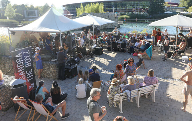 Kultur am See im vergangenen Jahr. Auch an diesem Wochenende soll es sonnig werden. (Archivfoto)