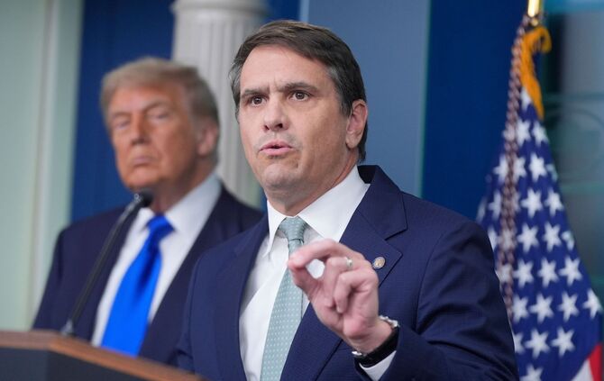 Präsident Donald Trump und Justizminister Todd Blanche
