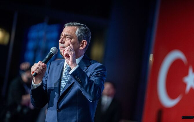 Özgür Özel