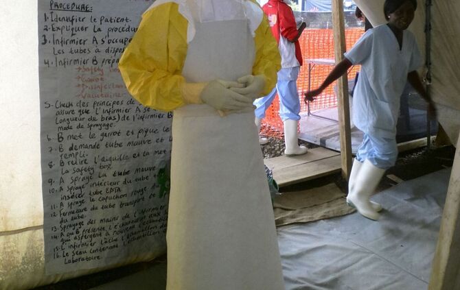 Der Berliner Arzt Maximilian Gertler im Ebola-Einsatz