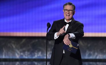 Stephen Colbert 2025 bei den 77. Emmy Awards