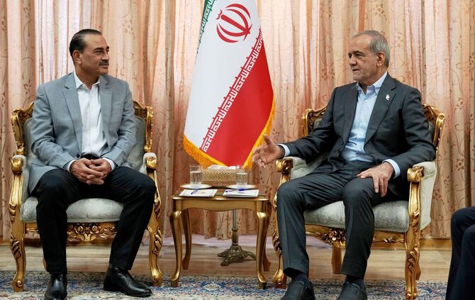 Pakistans Armeechef zu Gesprächen in Teheran
