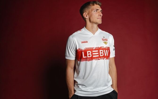 Grischa Prömel trägt zur kommenden Saison das Trikot mit dem roten Brustring.
