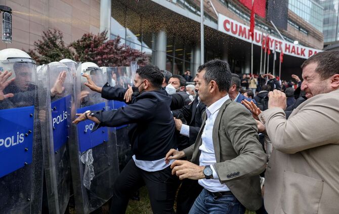 Türkei geht gegen Opposition vor