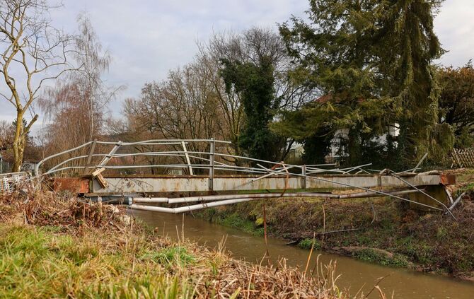 Auch für den Wiederaufbau der Brücke zwischen „Zum Steg“ und der "Unteren Straße“ wurde ein Förderantrag gestellt. Die zerstörte