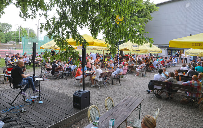 Früherer "Talaue rockt"-Abend mit David Hanselmann (Archivfoto).