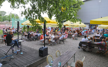Früherer "Talaue rockt"-Abend mit David Hanselmann (Archivfoto).