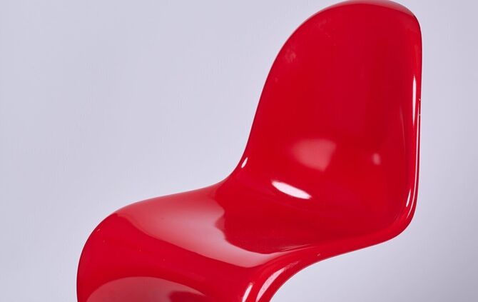 Der Panton Chair ist Teil der Ausstellung „Einfach gut – Dänisches Design" im Stadtmuseum Fellbach.