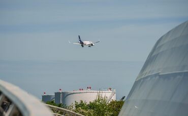 Lufthansa verspricht Passagieren sicheres Kerosin.