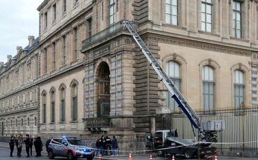 Erst lieferte der Louvre-Raub Stoff für ein Enthüllungsbuch, jetzt wird der Einbruch auch verfilmt.(Archivbild)