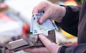 Die Löhne steigen: Beschäftigte haben mehr Geld zum Ausgeben