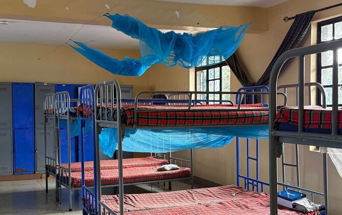 Typischer Schlafsaal für Kinder in Kenia